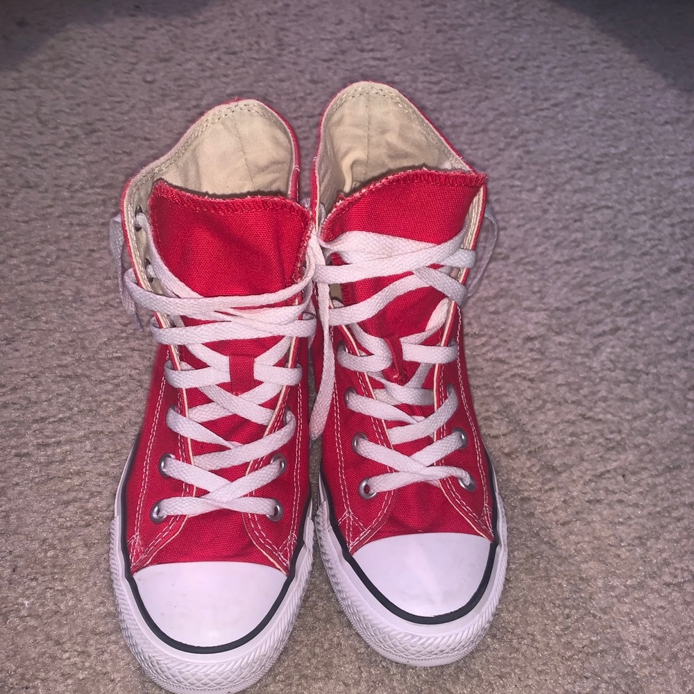 Red converses